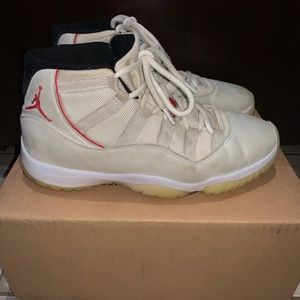 Jordan 11 Platinum Tint Size 9.5
